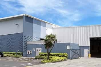 Drive-Through Warehouse Hub