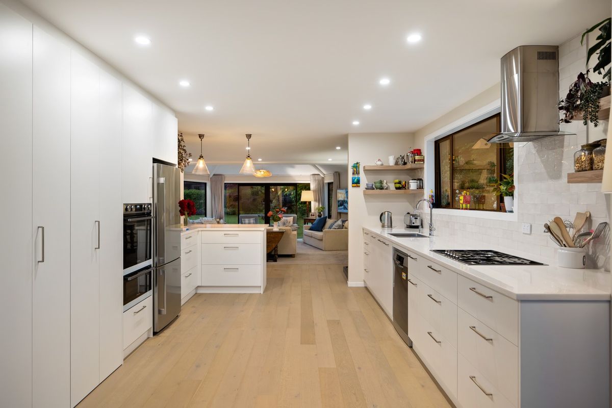 Premium location, proven demand - Mai multe
