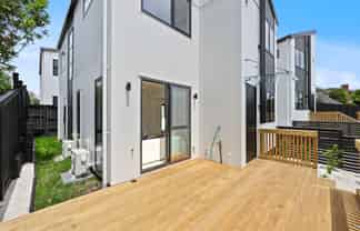 13B Meadway, Sunnyhills