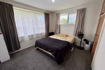 5A James Condon Place, Redwood