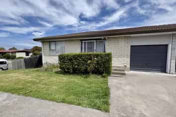 5A James Condon Place, Redwood