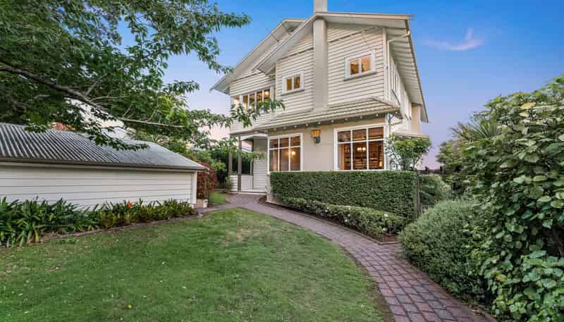 11 Bingley Avenue, Epsom