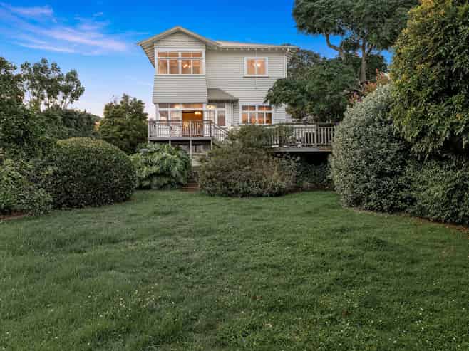 11 Bingley Avenue, Epsom