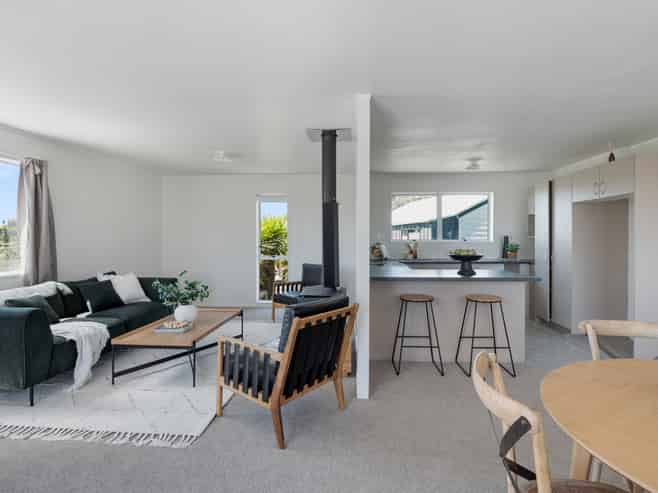 6 Harrisfield Drive, Hairini