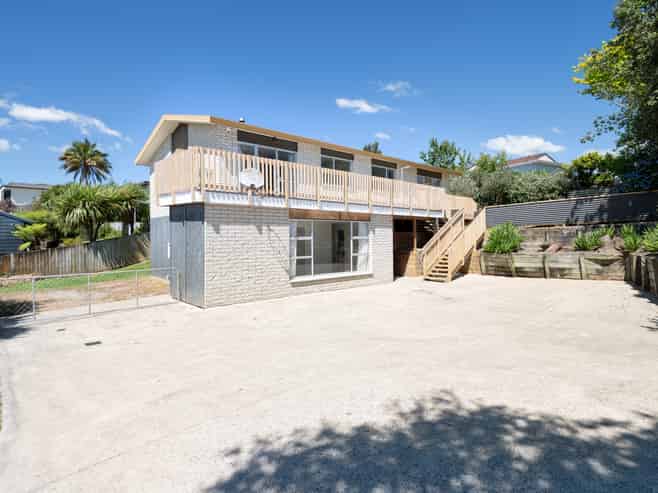 6 Harrisfield Drive, Hairini