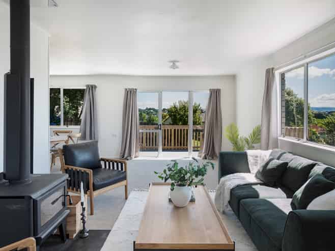 6 Harrisfield Drive, Hairini