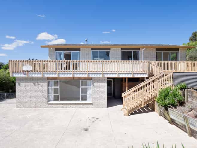 6 Harrisfield Drive, Hairini