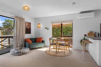 2/23 Towai Street, STOKE