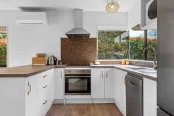 2/23 Towai Street, STOKE