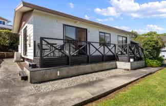 2/23 Towai Street, STOKE