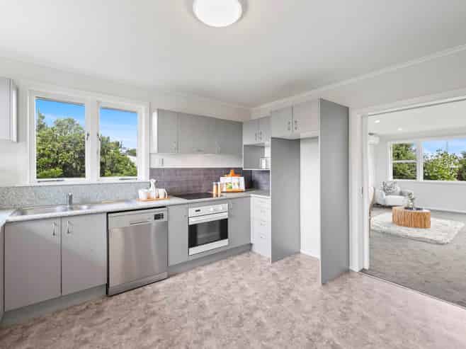 1/339 Wairau Road, Totara Vale