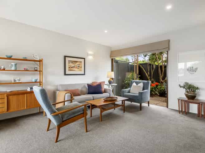 2/63A Norwood Road, Bayswater