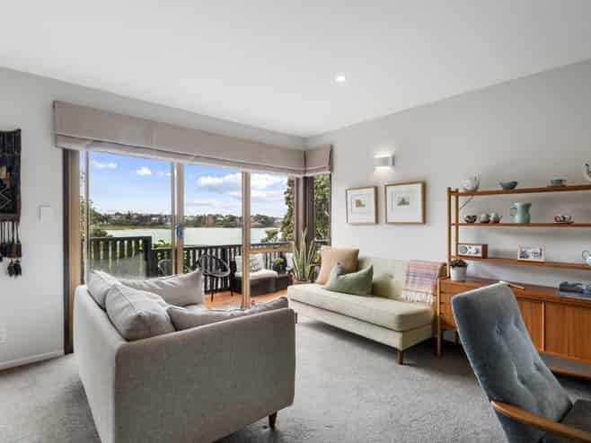 2/63A Norwood Road, Bayswater