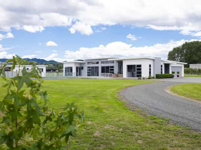 547 Nelson Road, Lytton West