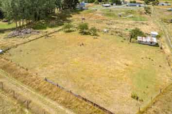 Bare land block, large shed