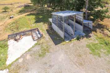 Bare land block, large shed