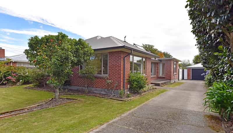 16 Derwent Street, Bryndwr