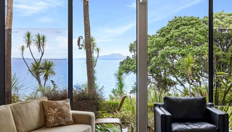 75 Cliff Road, Torbay