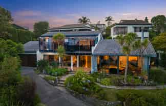 75 Cliff Road, Torbay