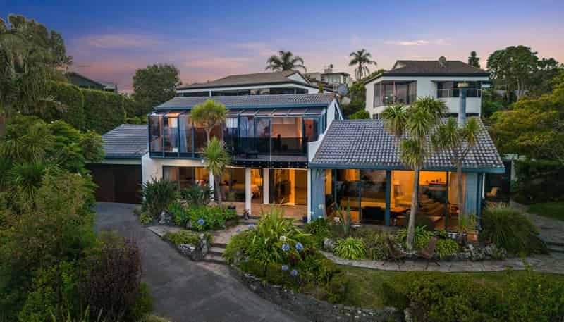 75 Cliff Road, Torbay