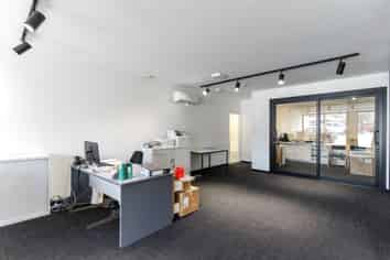 CONVENIENT KINGSLAND OFFICE
