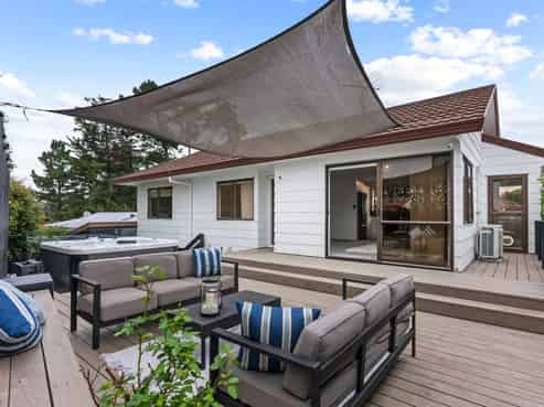 15A Coubray Place, Botany Downs