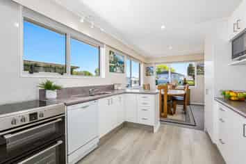 8 Tacoma Drive, Totara Park