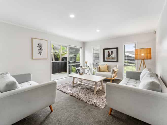 60 Intrepid Crescent, Beachlands