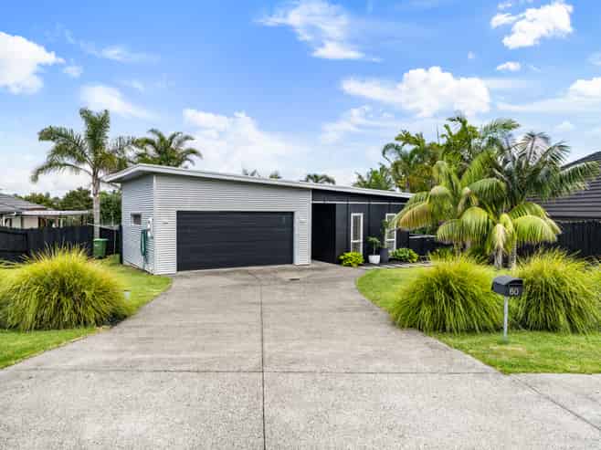 60 Intrepid Crescent, Beachlands