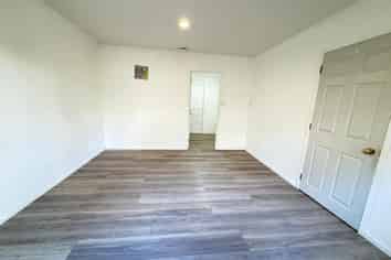 24A Aldersagate Road, Hillsborough