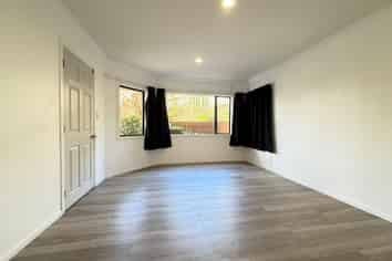 24A Aldersagate Road, Hillsborough