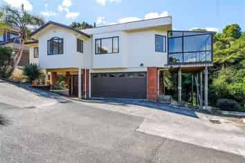 24A Aldersagate Road, Hillsborough