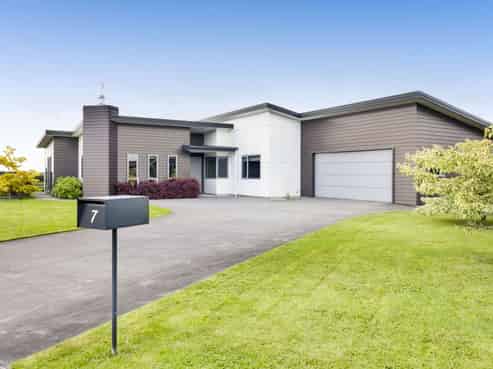 7 Mercade Close, Stratford