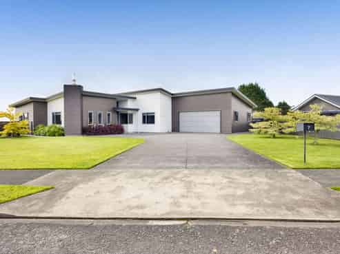 7 Mercade Close, Stratford