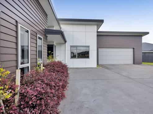 7 Mercade Close, Stratford