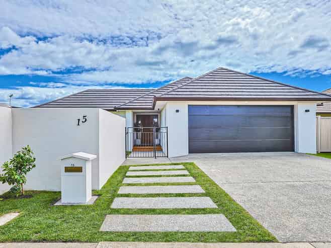 15 Pinotage Drive, Greenmeadows