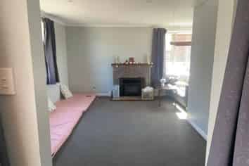 49 Glen Street, Marchwiel