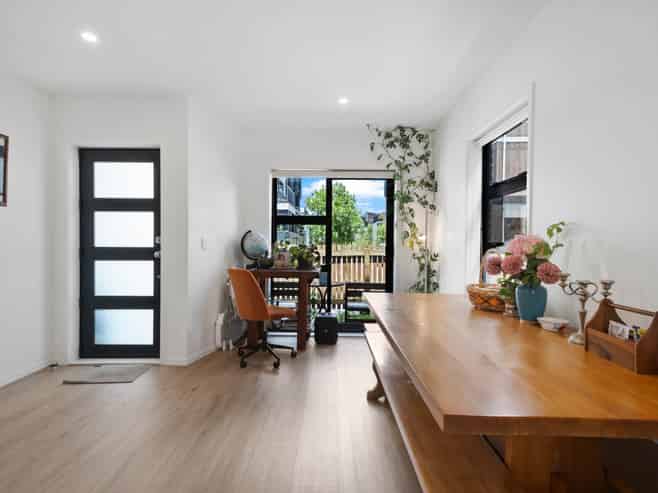 58  Rauemi Way, Te Atatu South