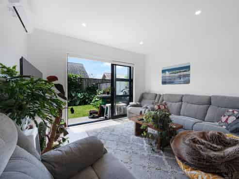 58  Rauemi Way, Te Atatu South