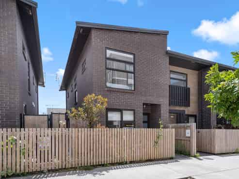 58  Rauemi Way, Te Atatu South