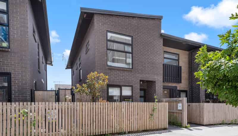 58  Rauemi Way, Te Atatu South