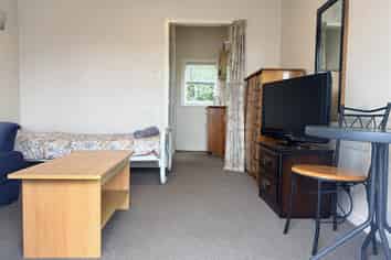 THE OLD COBDEN HOTEL