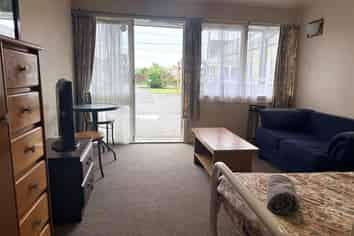 THE OLD COBDEN HOTEL