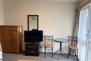 THE OLD COBDEN HOTEL