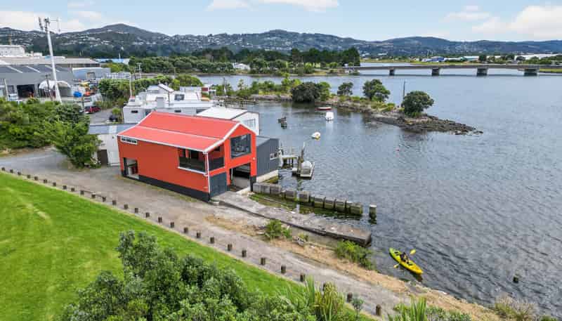 Boat Shed/19 Hikoikoi Reserve, Marine Parade, Petone