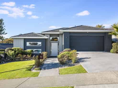 53 Endeavour Drive, Whitby