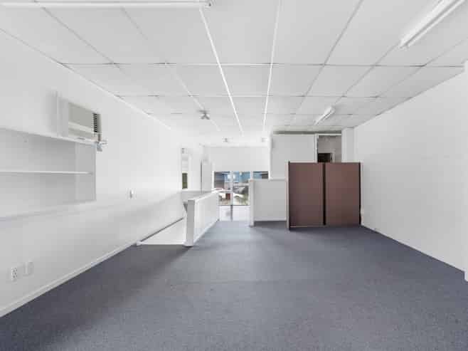 Road front industrial - 223sqm