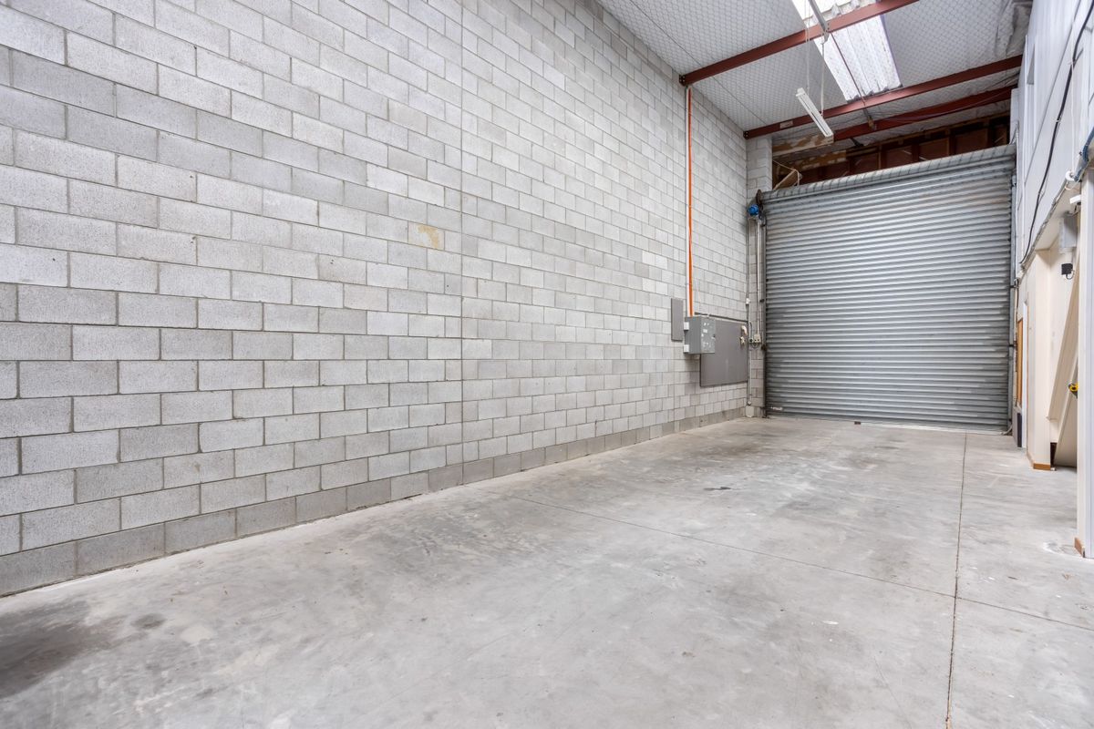 Road front industrial - 223sqm - Ansicht 5