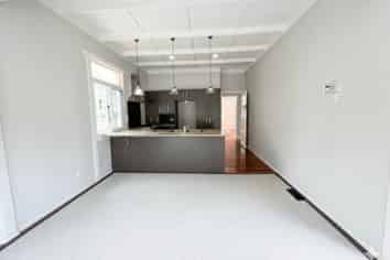 35A Queensway, Three Kings