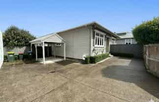 35A Queensway, Three Kings